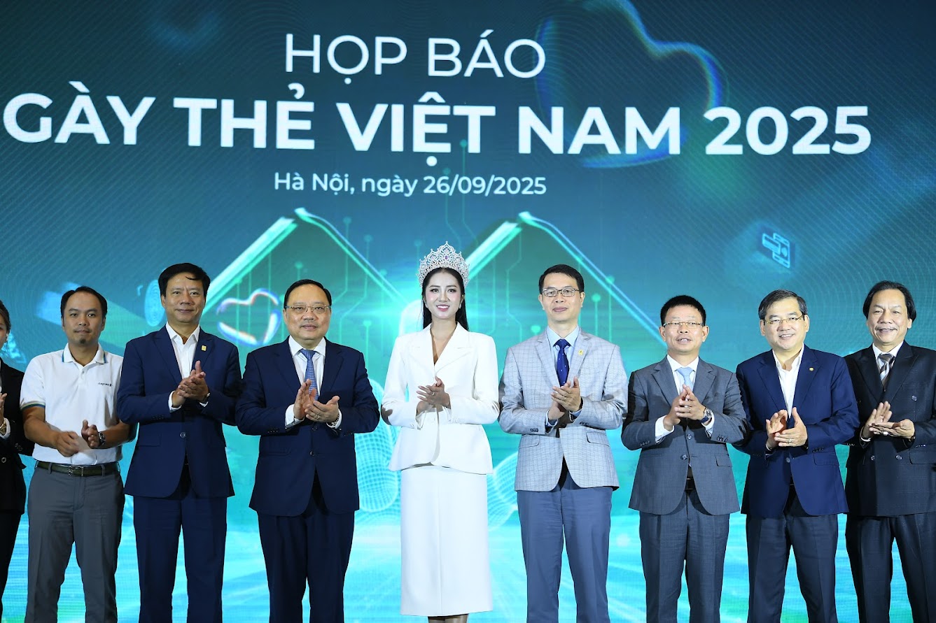Họp báo
