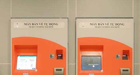 Hết 15 ngày miễn phí, người dân đi tuyến metro Nhổn - Ga Hà Nội mua vé tại máy bán vé tự động thanh toán qua hình thức nào?
