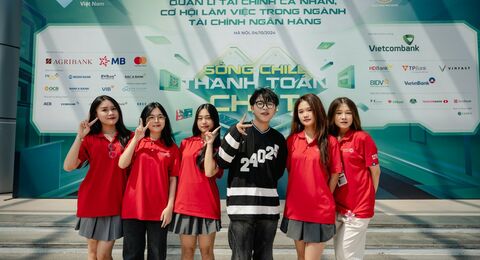 Xuất hiện đầy bất ngờ tại NEU, Kuun Đức Nam chinh phục khán giả vì hát live như 'nuốt đĩa'