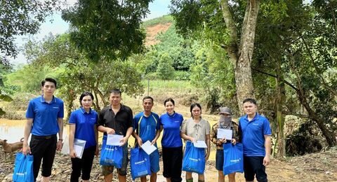 Eximbank ủng hộ 10 tỷ đồng chung tay xóa nhà tạm, nhà dột nát